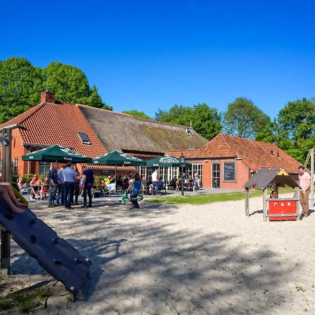 Chalet 2 Landgoedcamping Nienoord In Leek エクステリア 写真