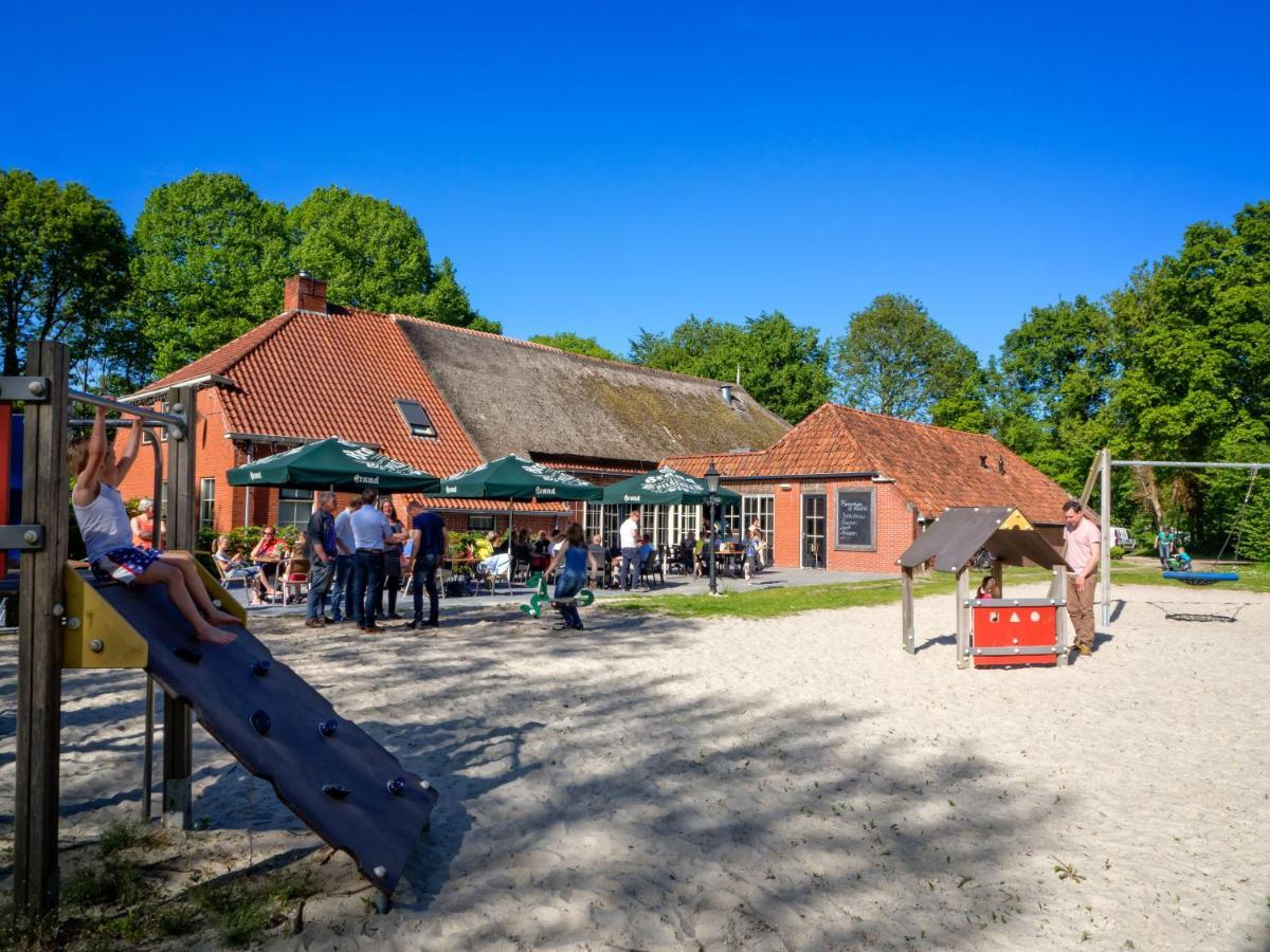 Chalet 2 Landgoedcamping Nienoord In Leek エクステリア 写真